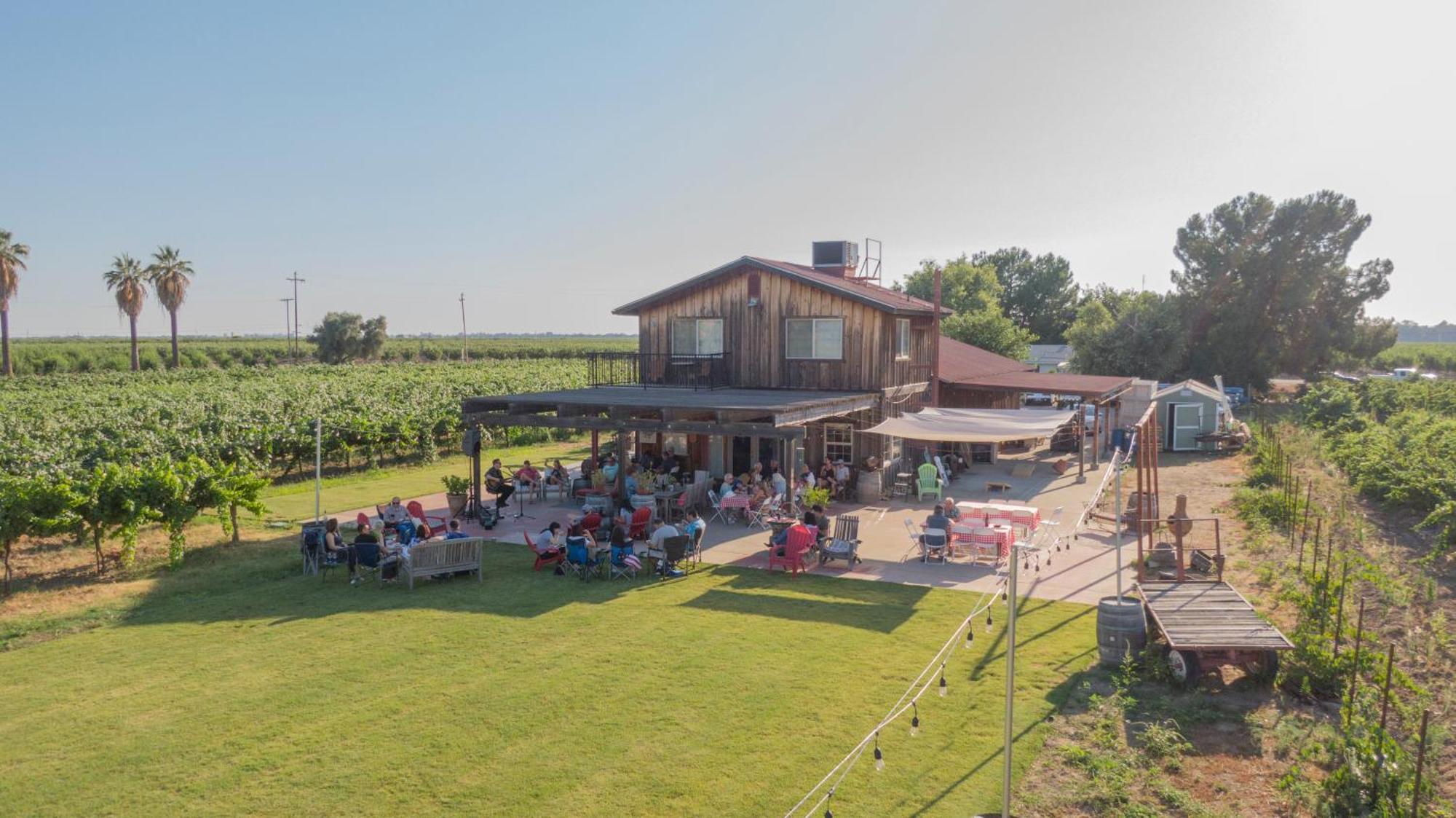 Sequoia View Vineyard Bed & Breakfast Sanger Екстериор снимка